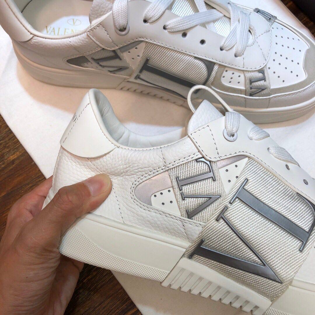 VL7N 小‮皮牛‬绑带运动鞋 VALENTINO情侣鞋 —