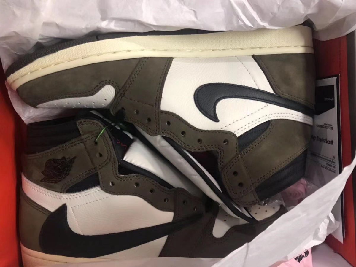👟Travis Scott X Air Jordan 1 