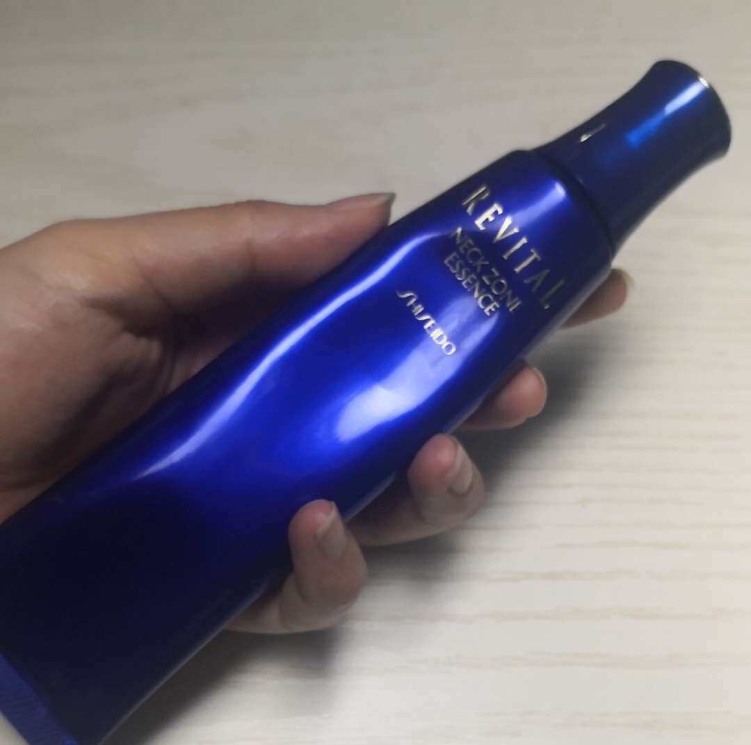 资生堂悦薇颈霜 很多姐妹经常伏案工作，不经意间颈纹就产生了。