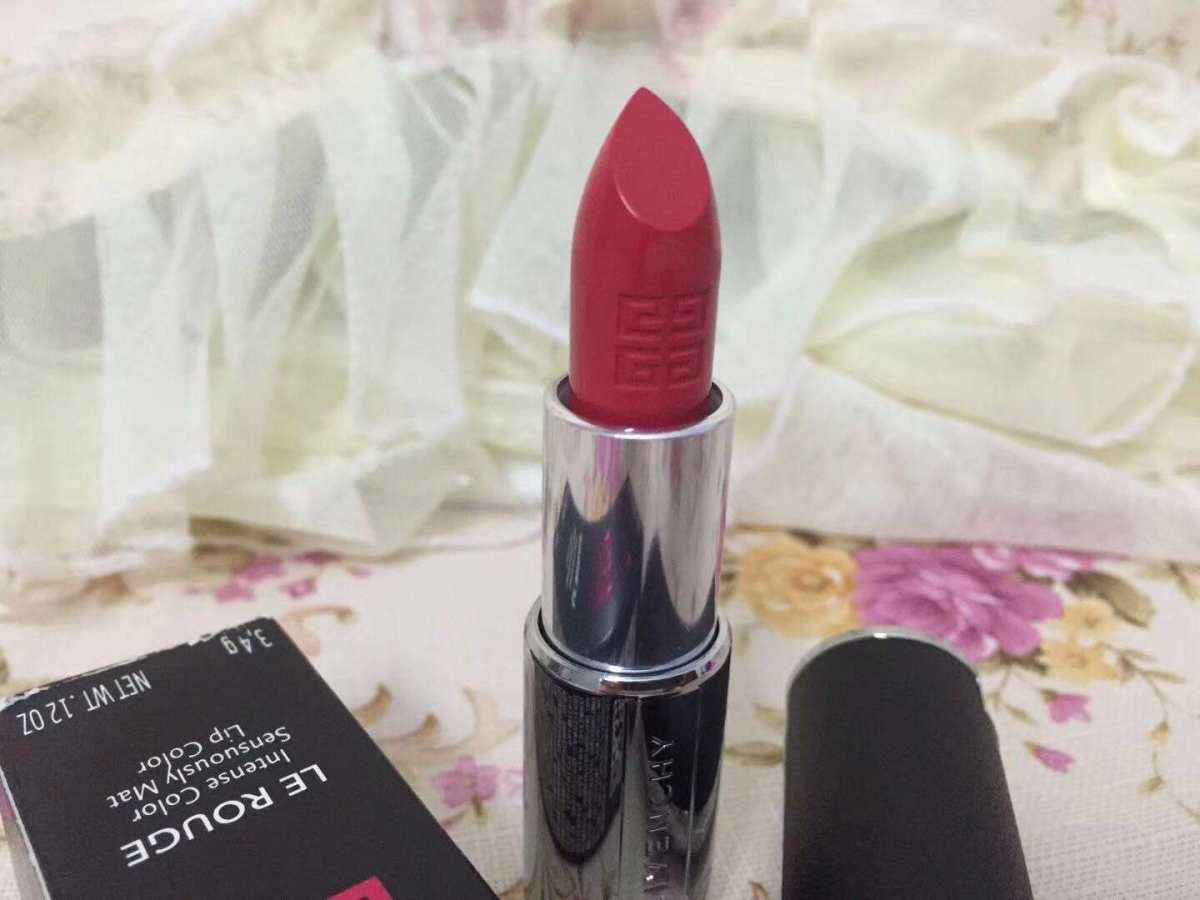 男友最爱的纪梵希小羊皮305💋️💄️  昨晚我家先生看见