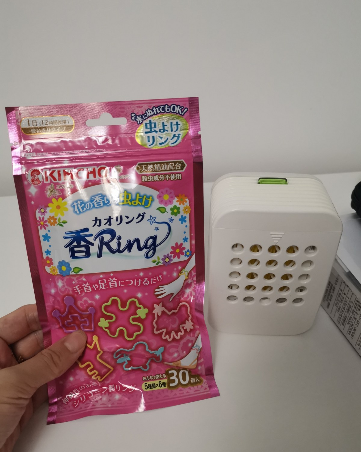vape驱蚊器和金鸟驱蚊手环。驱蚊器本来是买了屯着准备给未出