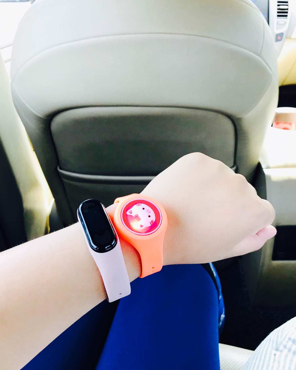 事情办好 打道回府 驱蚊手环又换了 这次是带闪灯滴 很可爱的