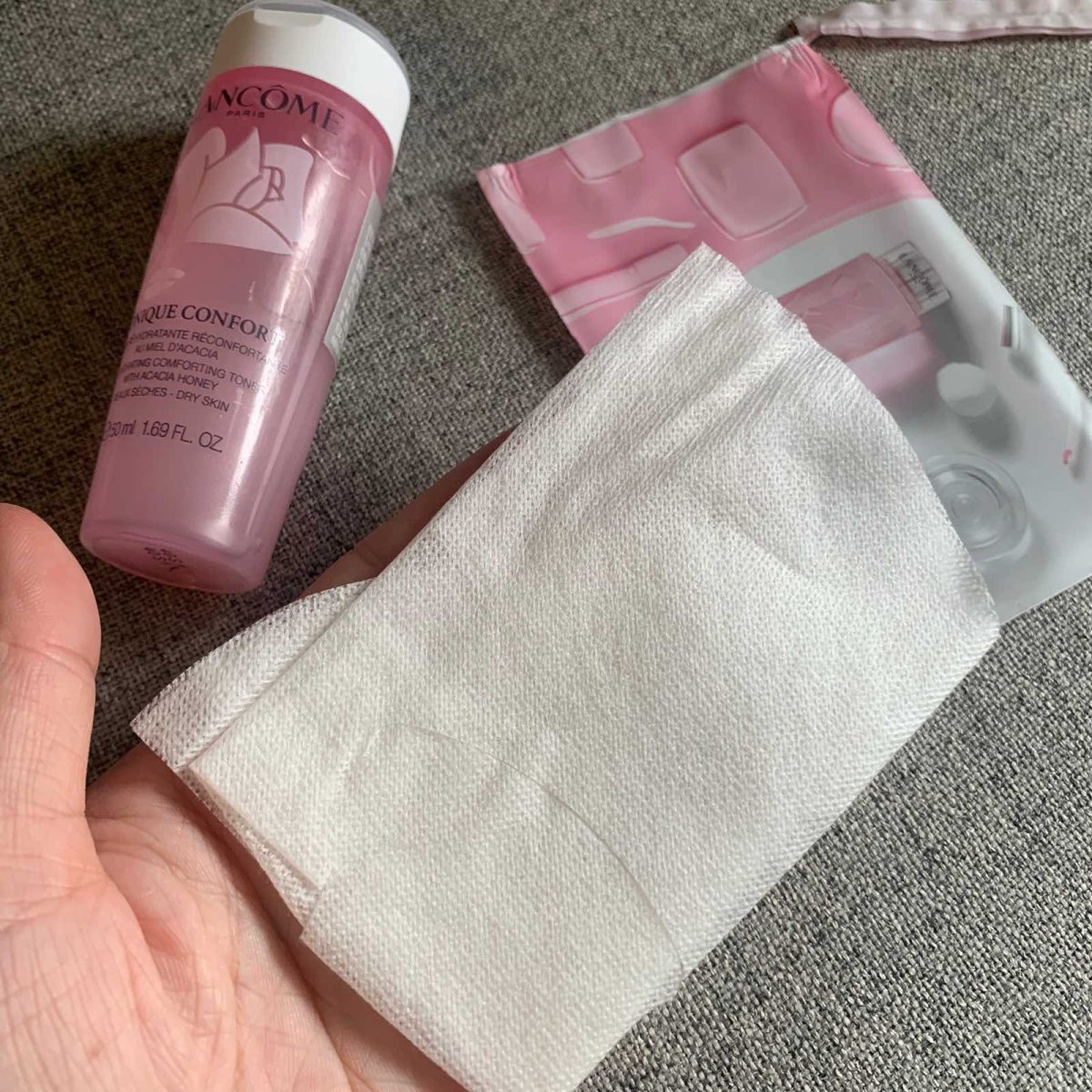 兰蔻面膜纸兰蔻粉水湿敷  🍇上学的时候就喜欢用爽肤水湿敷，