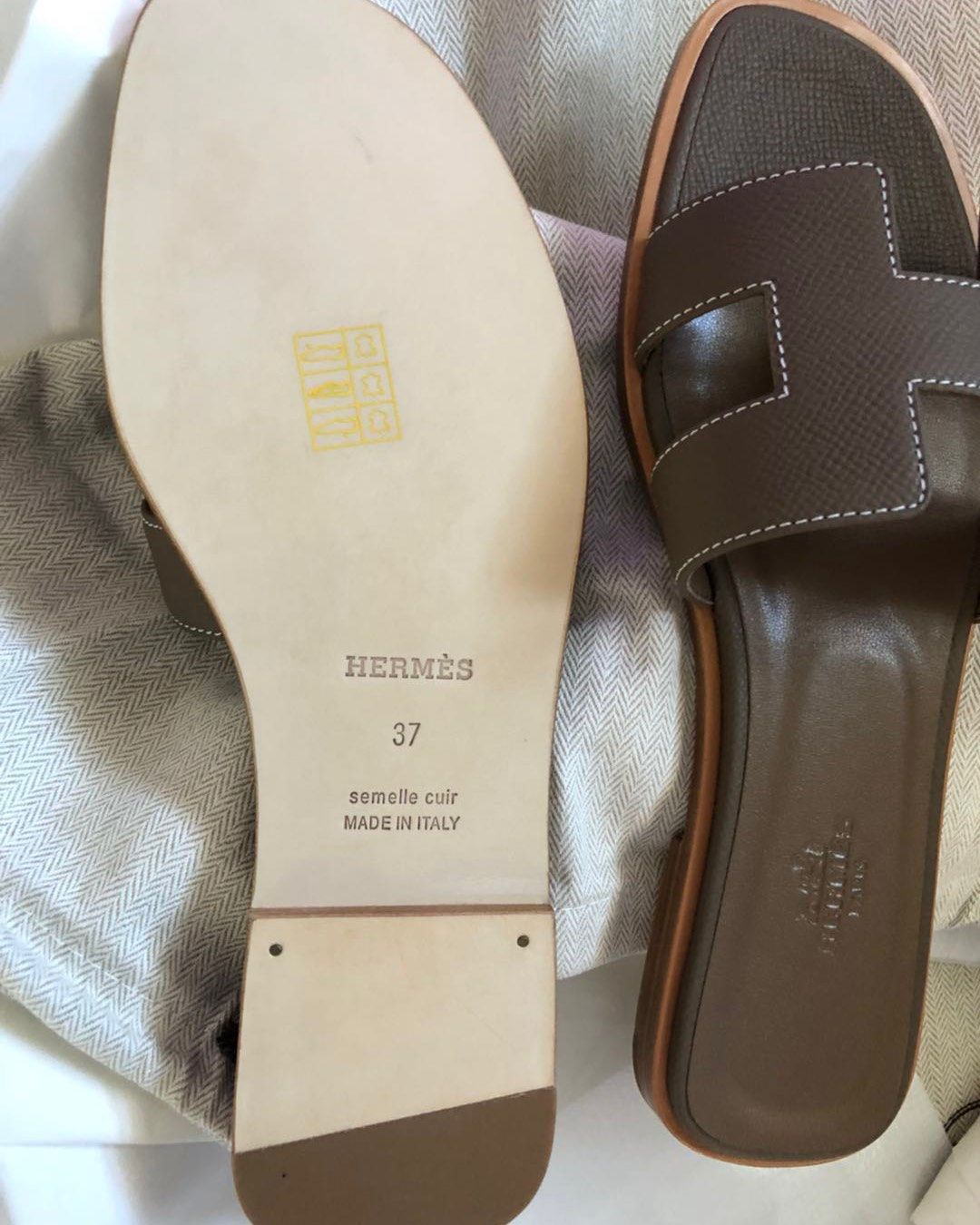 海淘开箱记 📺 爱马仕 H 拖 大象灰  包装如图所示 三