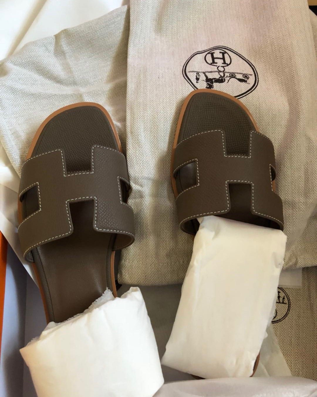 海淘开箱记 📺 爱马仕 H 拖 大象灰  包装如图所示 三