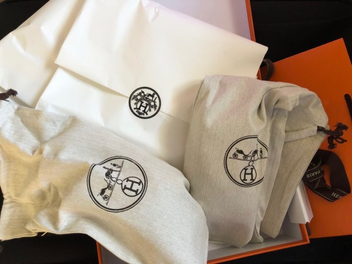 海淘开箱记 📺 爱马仕 H 拖 大象灰  包装如图所示 三