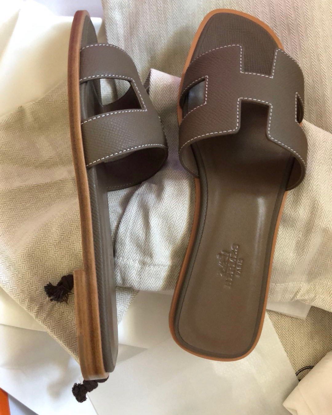 海淘开箱记 📺 爱马仕 H 拖 大象灰  包装如图所示 三