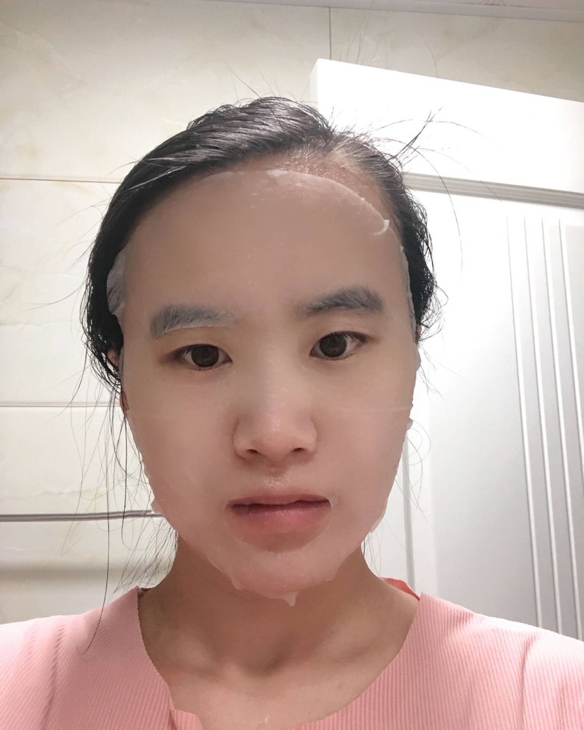 σ面膜打卡Day 7 我今天用的是薇诺娜光透皙白淡面膜，主打