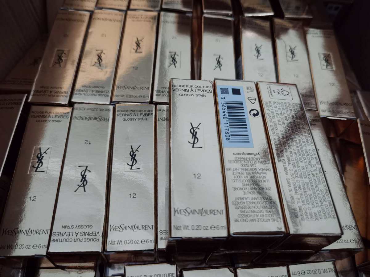YSL圣罗兰唇釉12# 奢华缎面镜关方管唇釉12 不管出多少