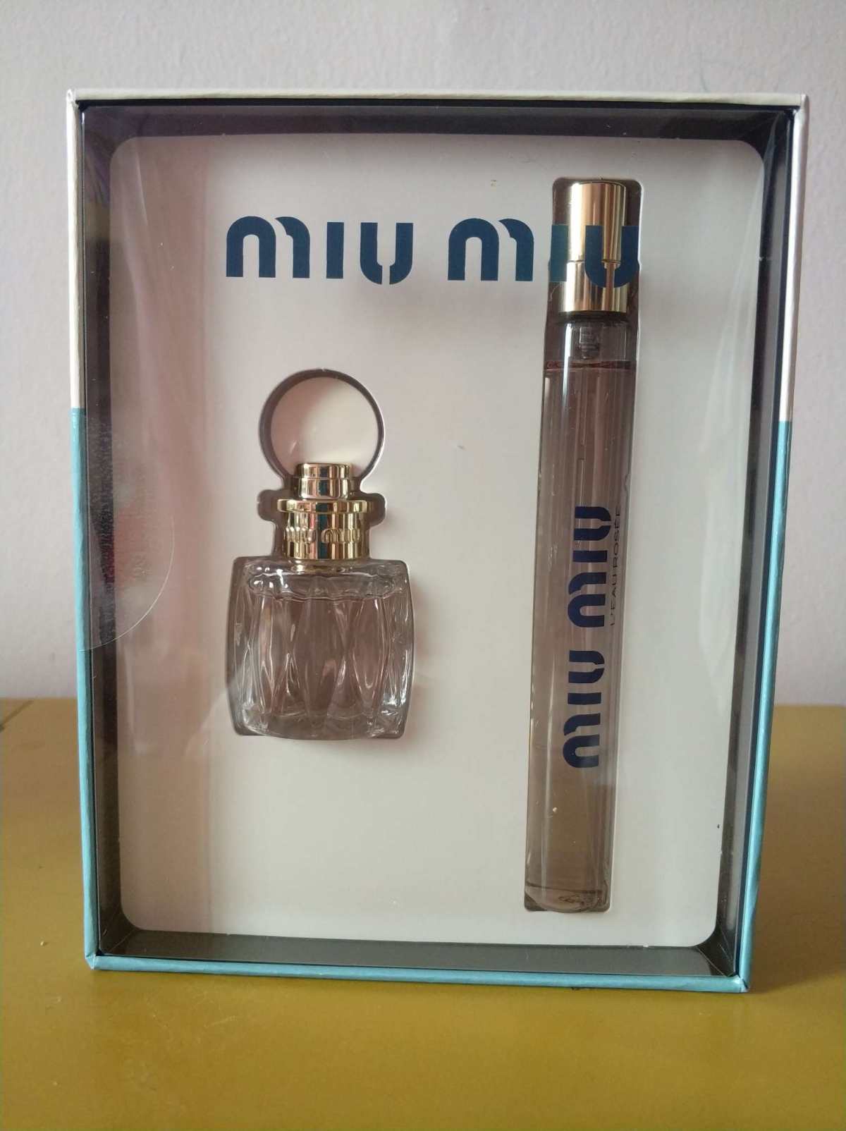 miumiu香水套装   购于美国丝芙兰，199包邮一套现货