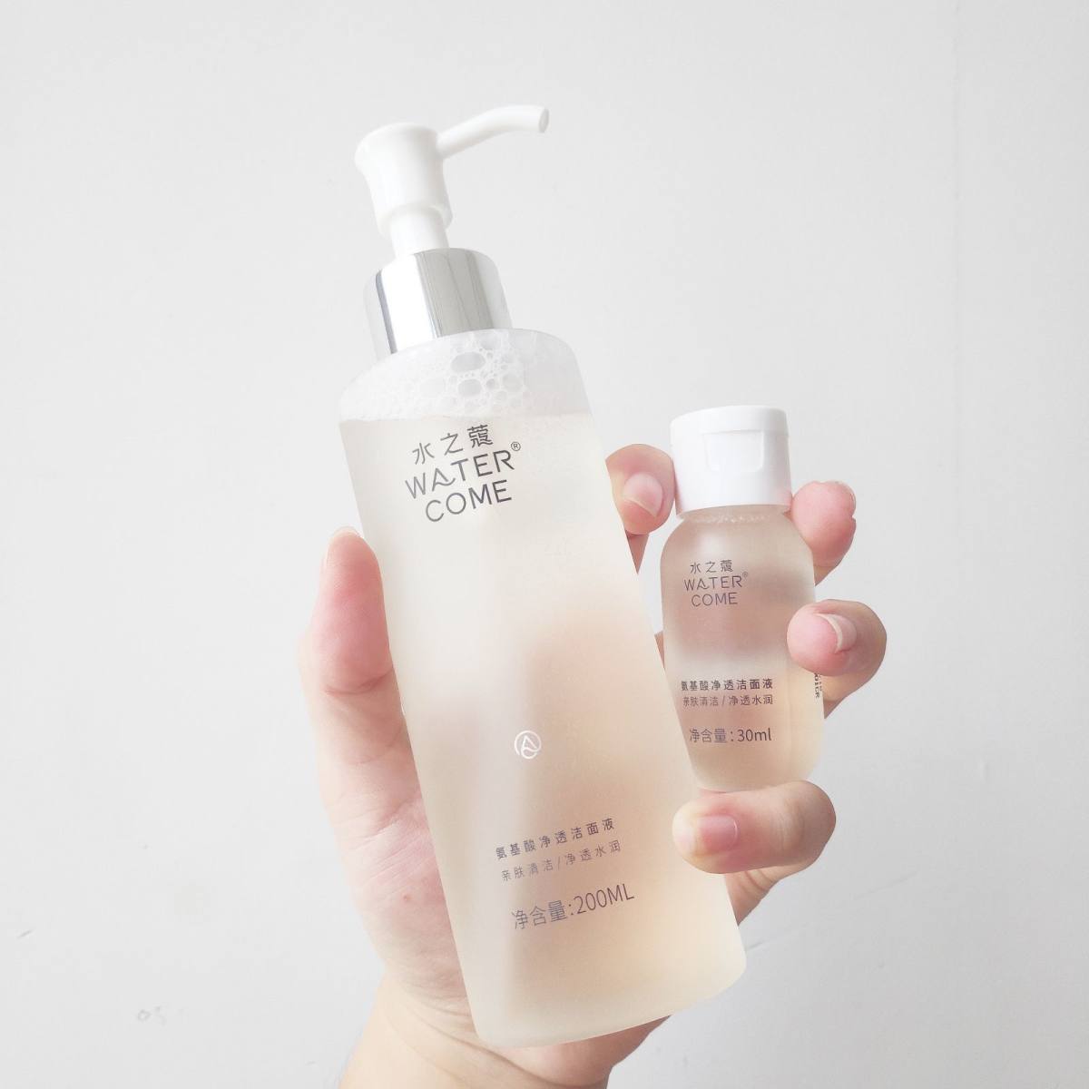 【水之蔻 氨基酸洁面】  这个我无敌安利了！！！  前些天逛