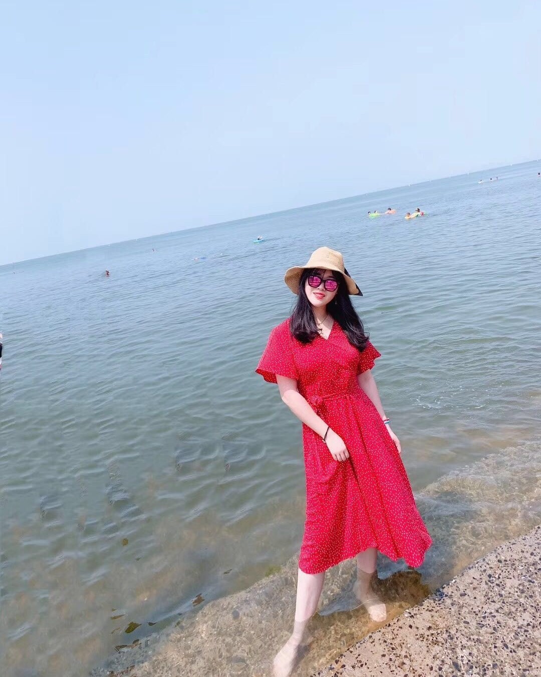 一周穿搭挑战#眼镜and帽子  真的好美啊这款墨镜~  谁戴