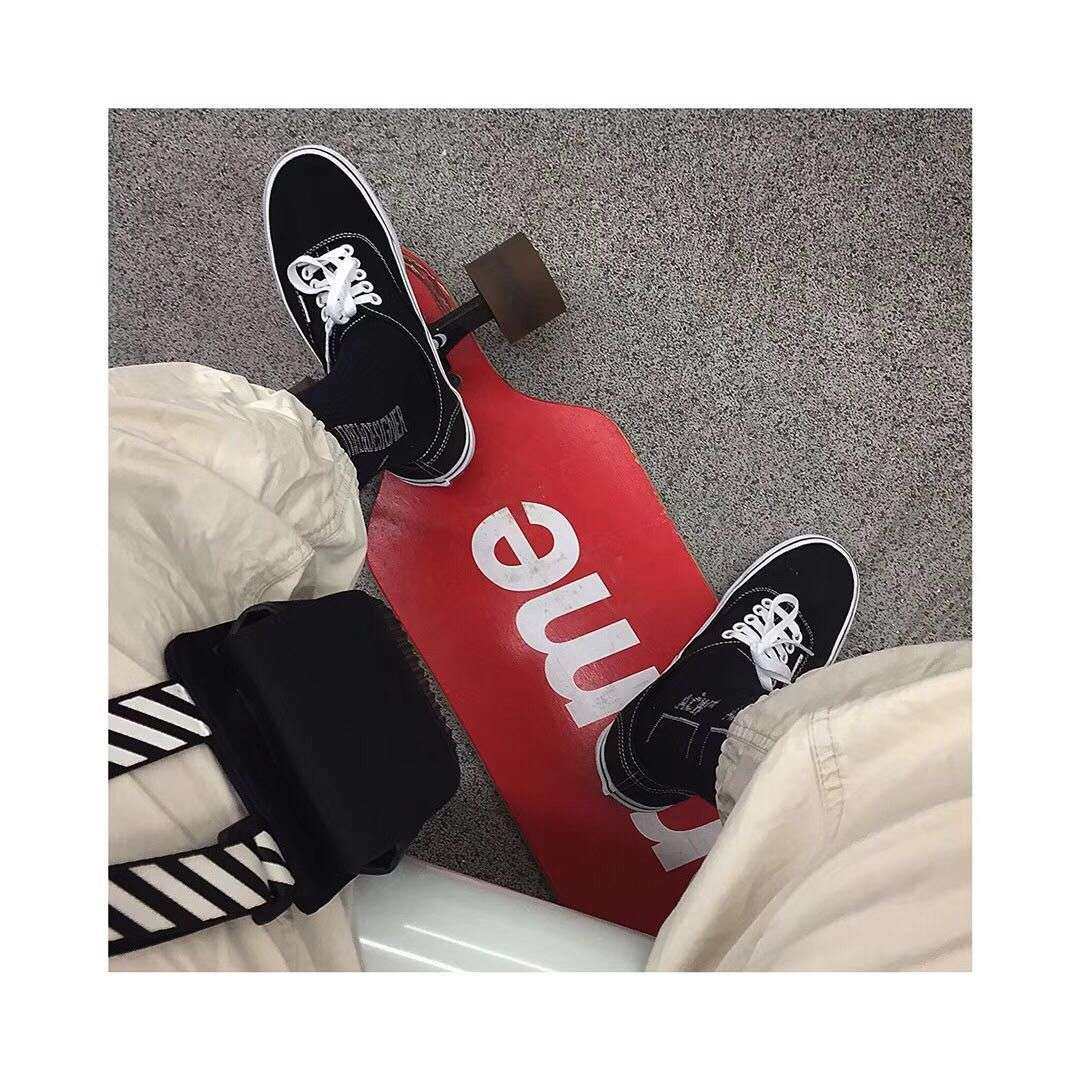 一周穿搭挑战#  弟弟一直都是个酷酷的小哥哥，他的衣服都是这