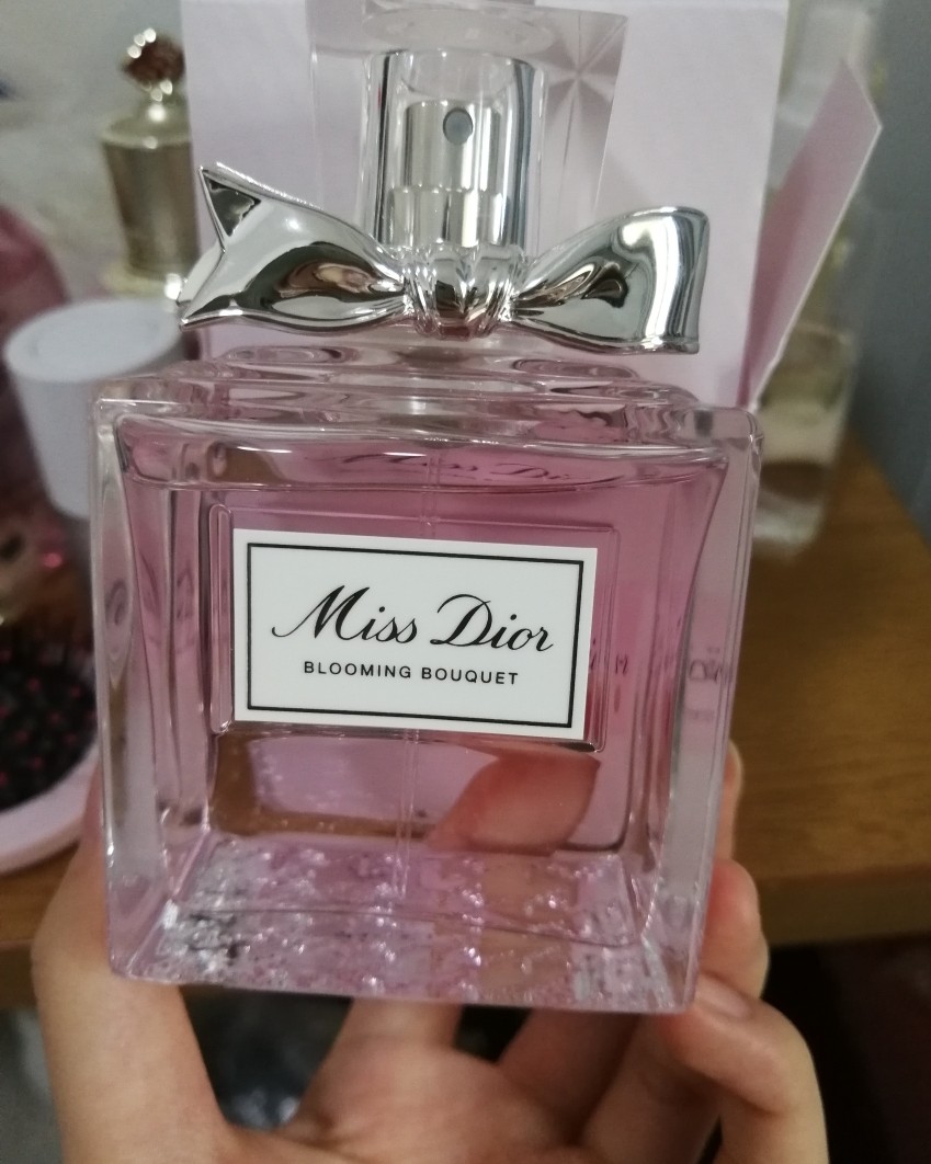 一周穿搭挑战之第5天 coach超火白色包包，以前对coac