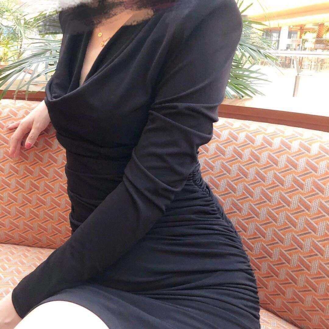 一周穿搭挑战#性感小黑裙 💥属于乍眼看似简单平平无奇，上身