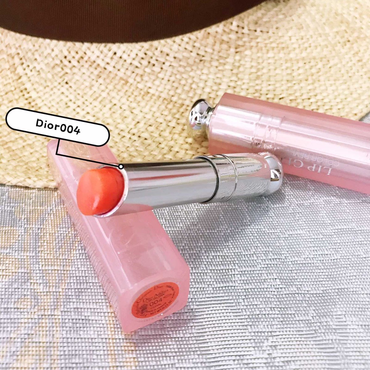 细数手头的所有口红，用到铁皮的唯有dior变色润唇膏～ 足见