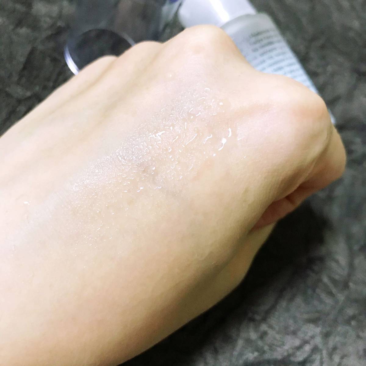 炎炎夏日用什么精华既清爽又保湿？来试试ptr的透明质酸保湿精