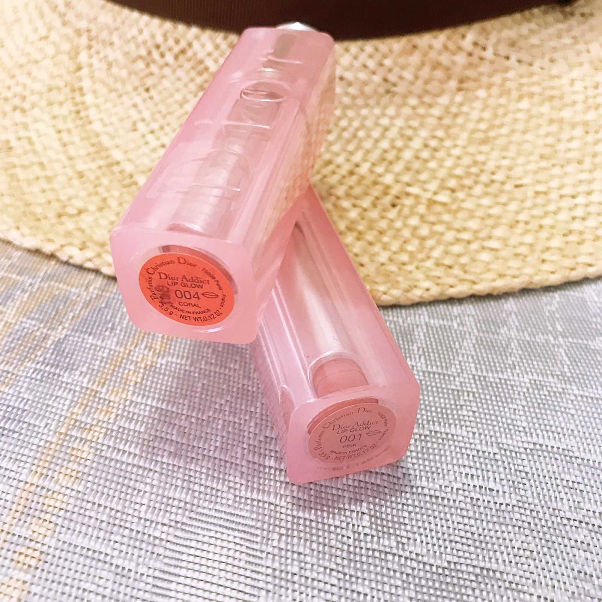 细数手头的所有口红，用到铁皮的唯有dior变色润唇膏～ 足见