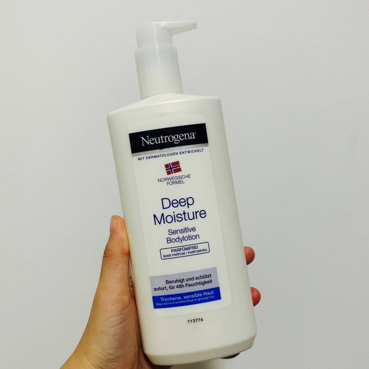 露得清身体乳  ✨去年冬天在亚马逊买过露得清的大只装的身体乳