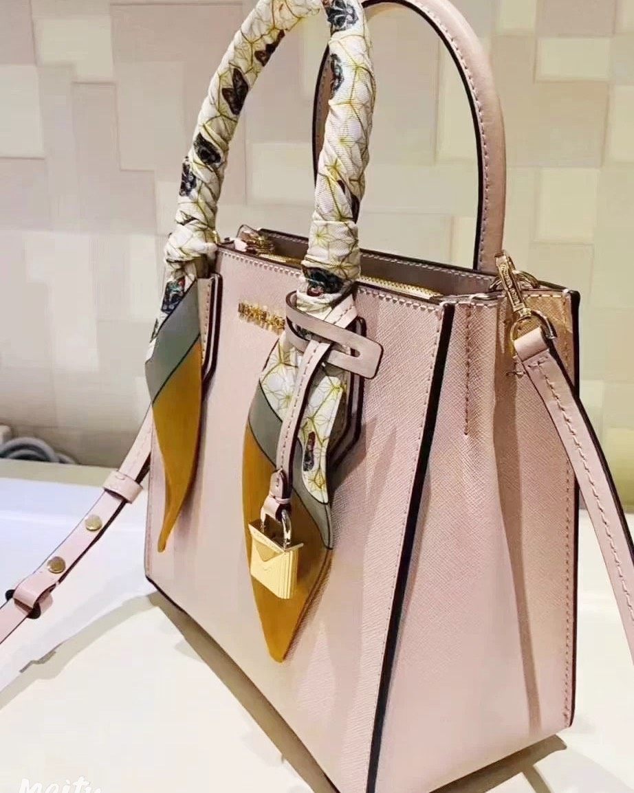 MK mercer 粉色锁头包包小号 跟风抢的MK小锁头包，