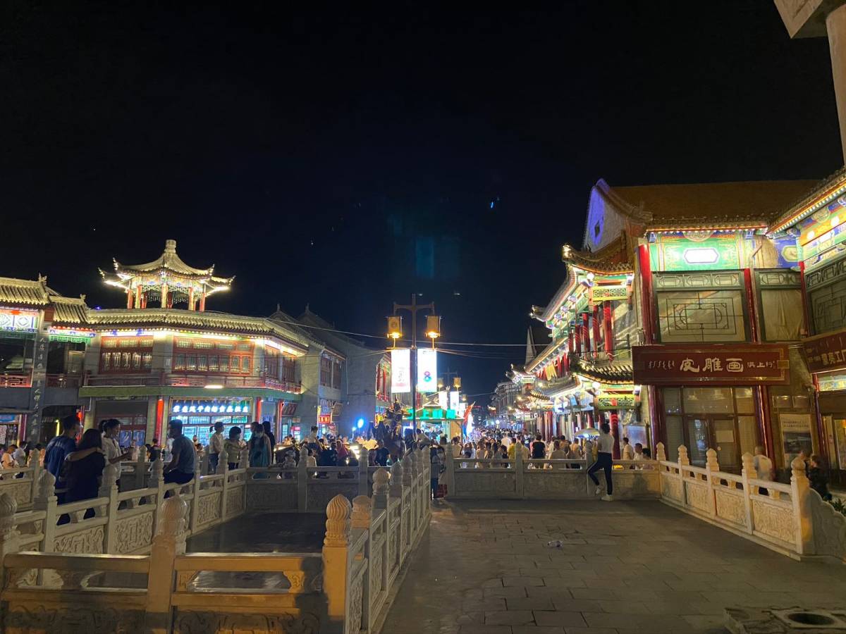 一周穿搭No.1️⃣ 港风少女  穿搭经：港风螺纹v领长袖 