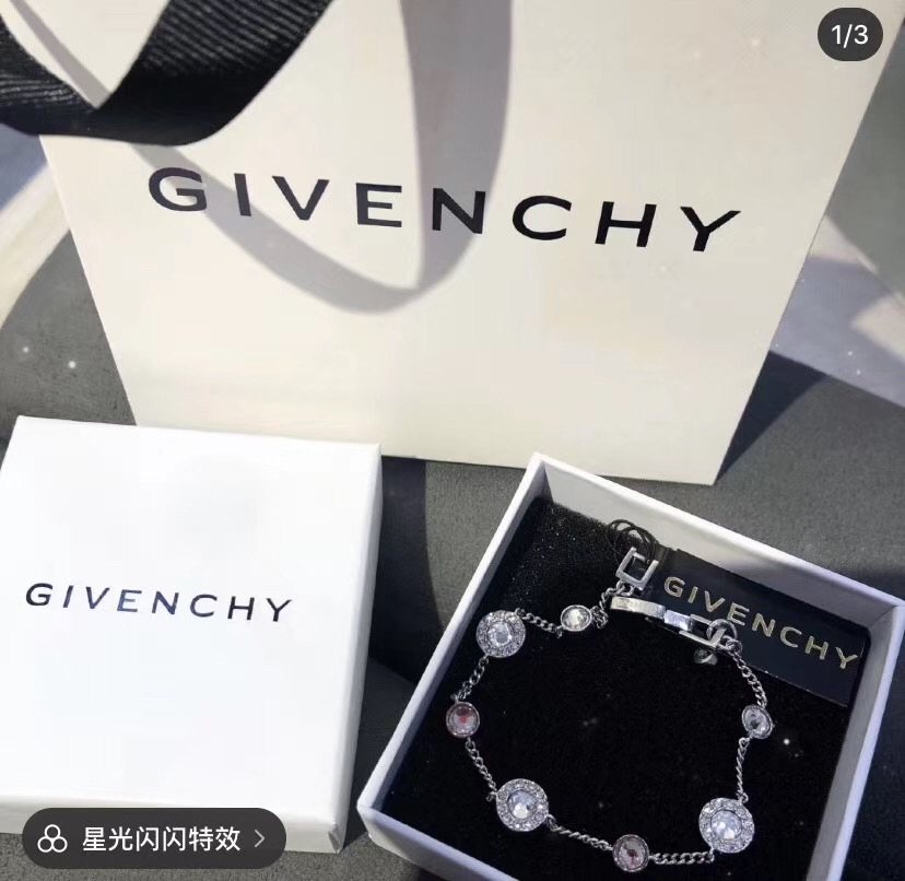纪梵希👋链✔️✔️  ✔️✔️纪梵希✖️施华洛世奇联名满天