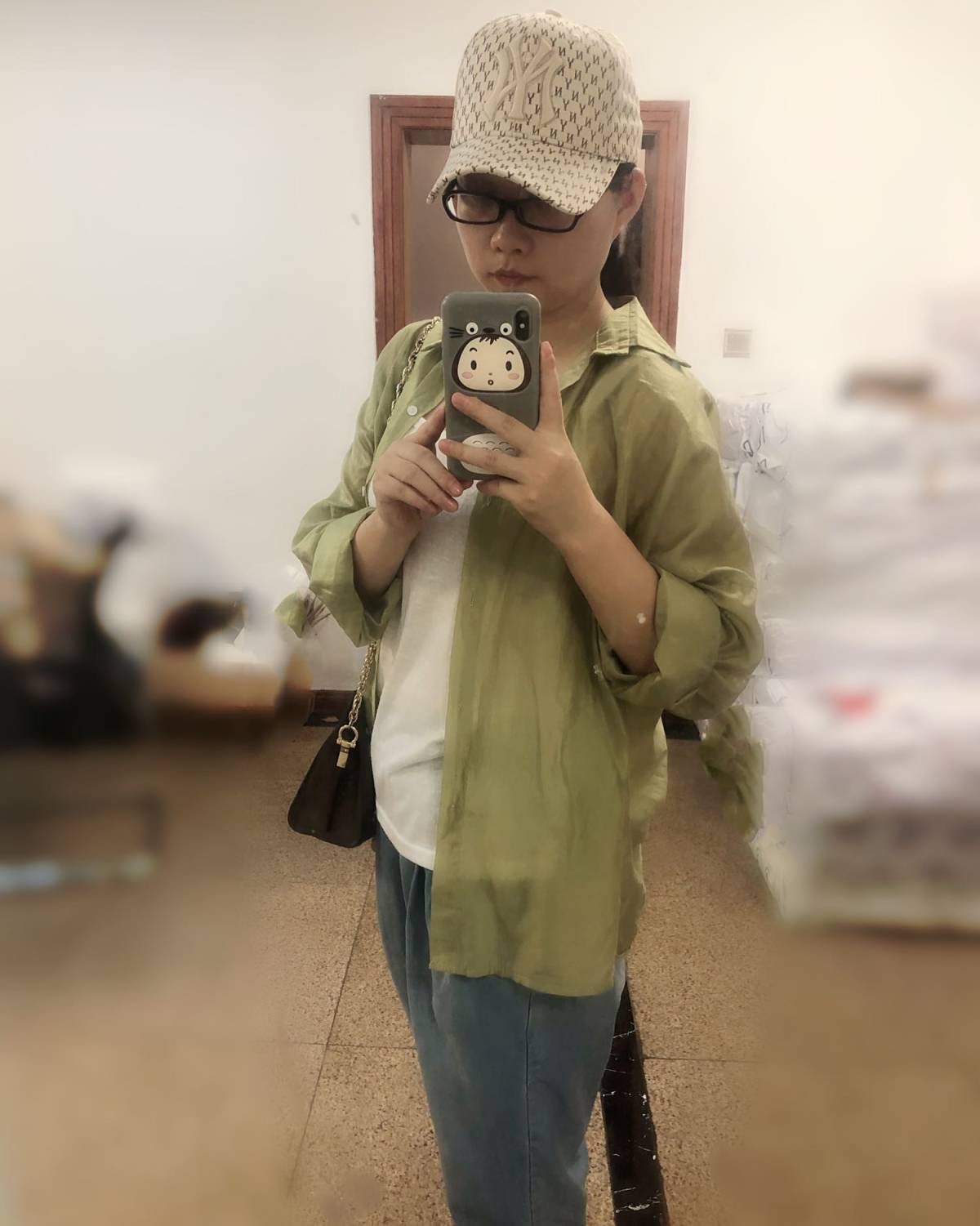 一周穿搭挑战NO.1  NY的帽子 白色吊带搭配草绿色服清爽