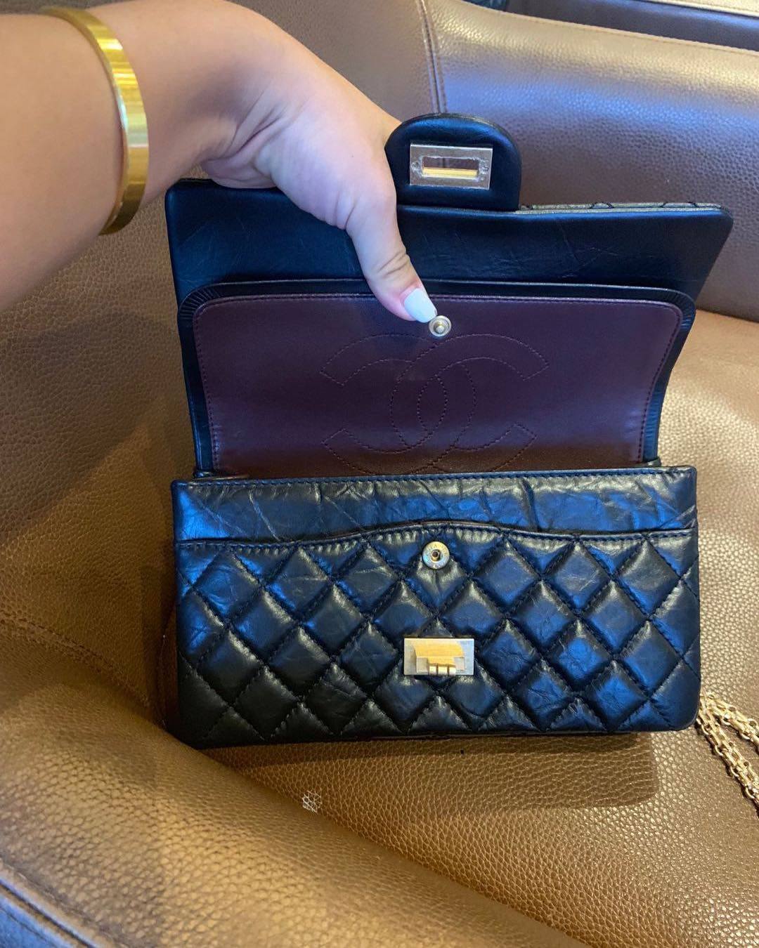 Chanel 2.55。老旧款 小香风   没买CF是觉得 