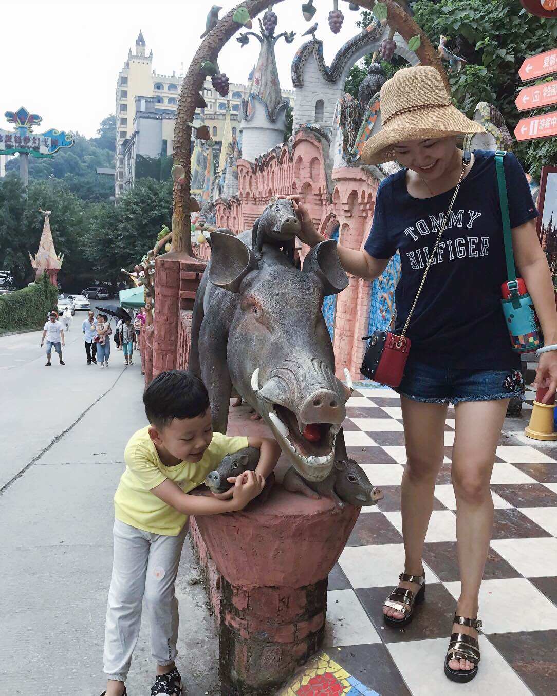 我来了我来了，我带着logo又来了～ 依旧是重庆旅游照，看照