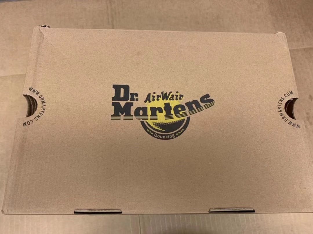 新人首晒领美金💎 马丁靴 终于收到鞋子，意外的是鞋盒没变形