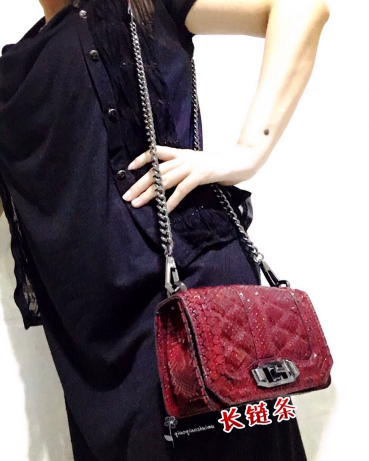 今儿个主要想晒晒这款一包多用的rebecca minkoff