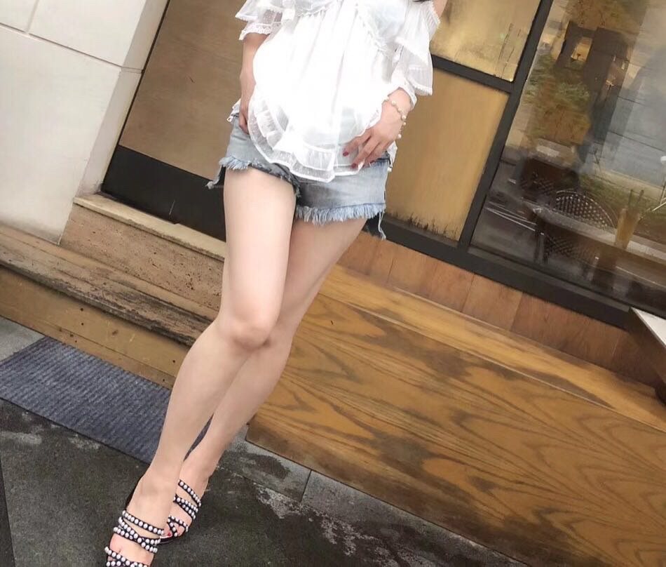 一周穿搭挑战之珍珠凉鞋百搭款 🎀最近入了一双珍珠凉鞋。感觉