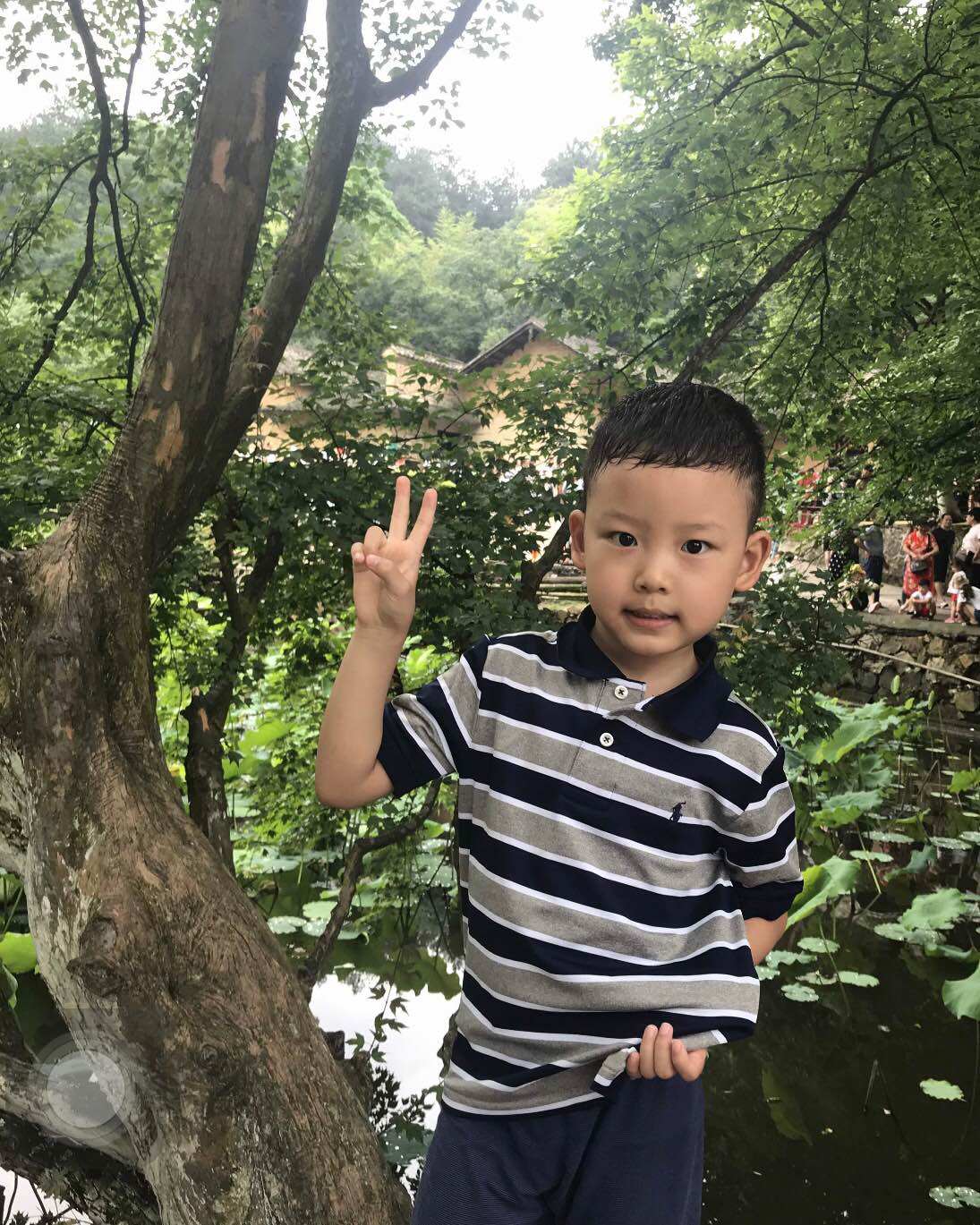 表白一下给我娃海淘的这件Ralph Lauren条纹polo