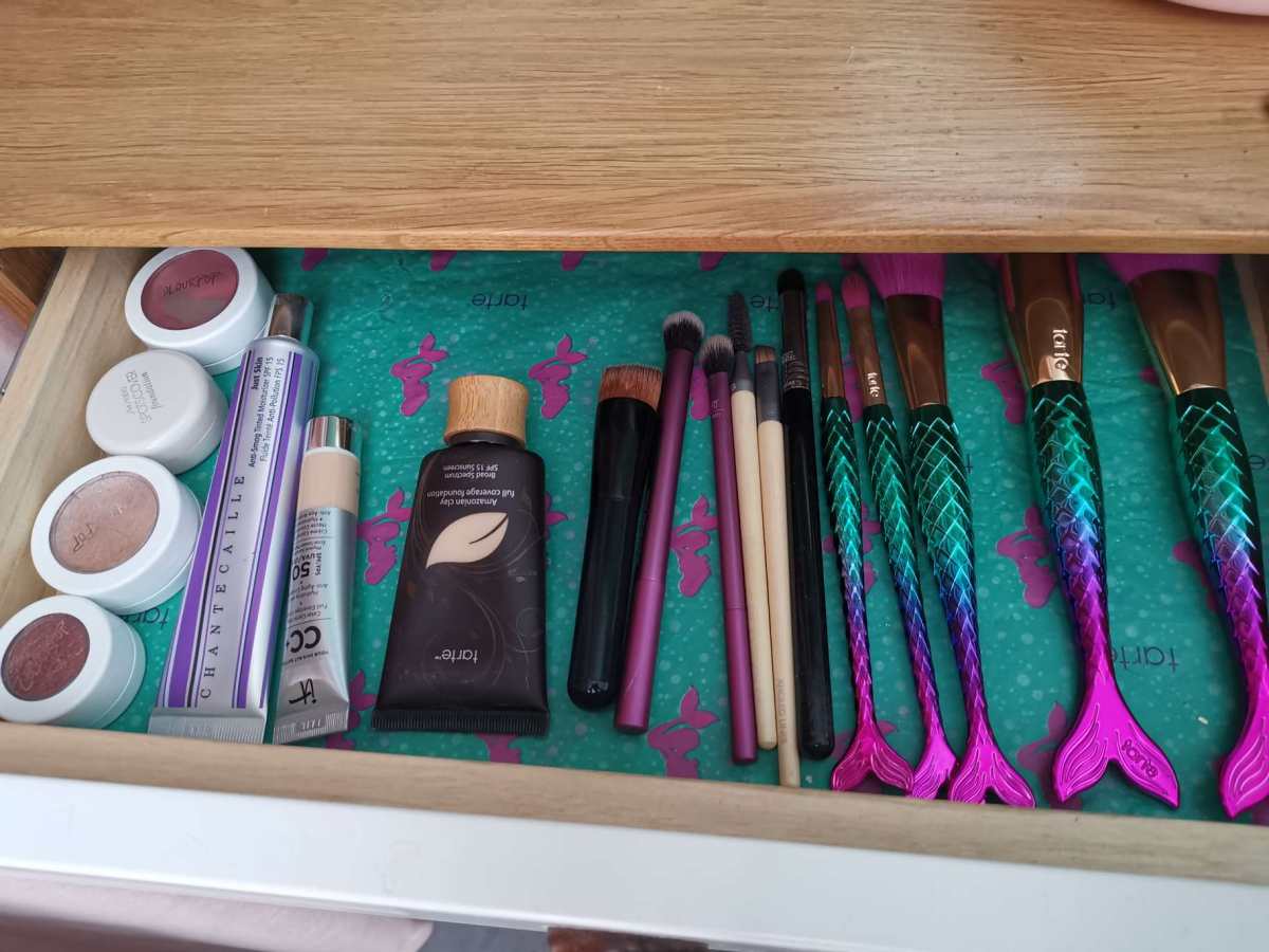晒晒我的彩妆： 🌸日系的彩妆性价比很高，Excel的眼影真