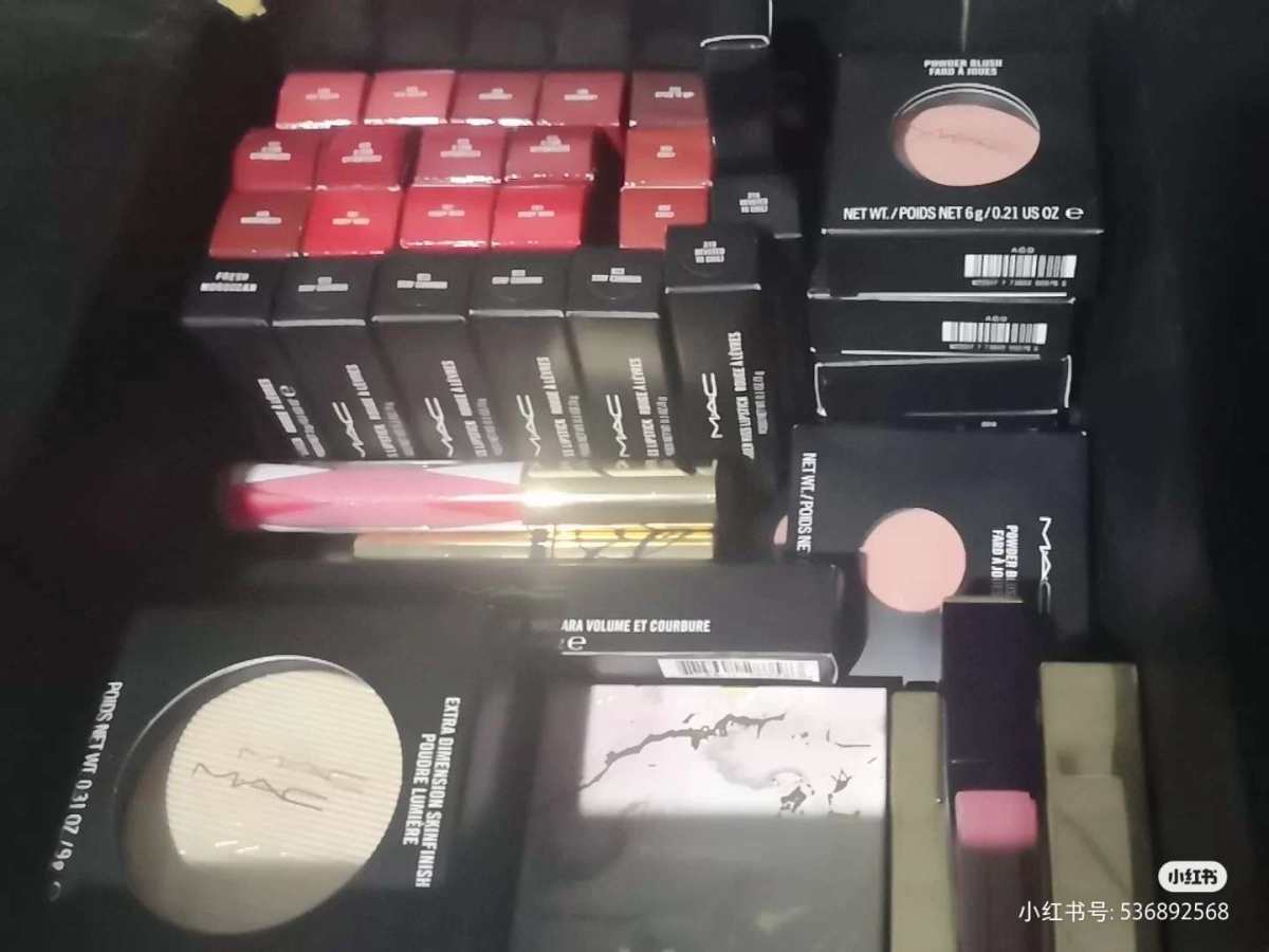 😘出闲置都有凭证，保证正品，支持视频实时验货，APP验货。