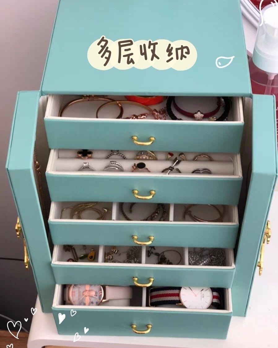 秀一下朋友送的首饰盒，一盒多用，颜值真的杠杠的，容纳能力也是