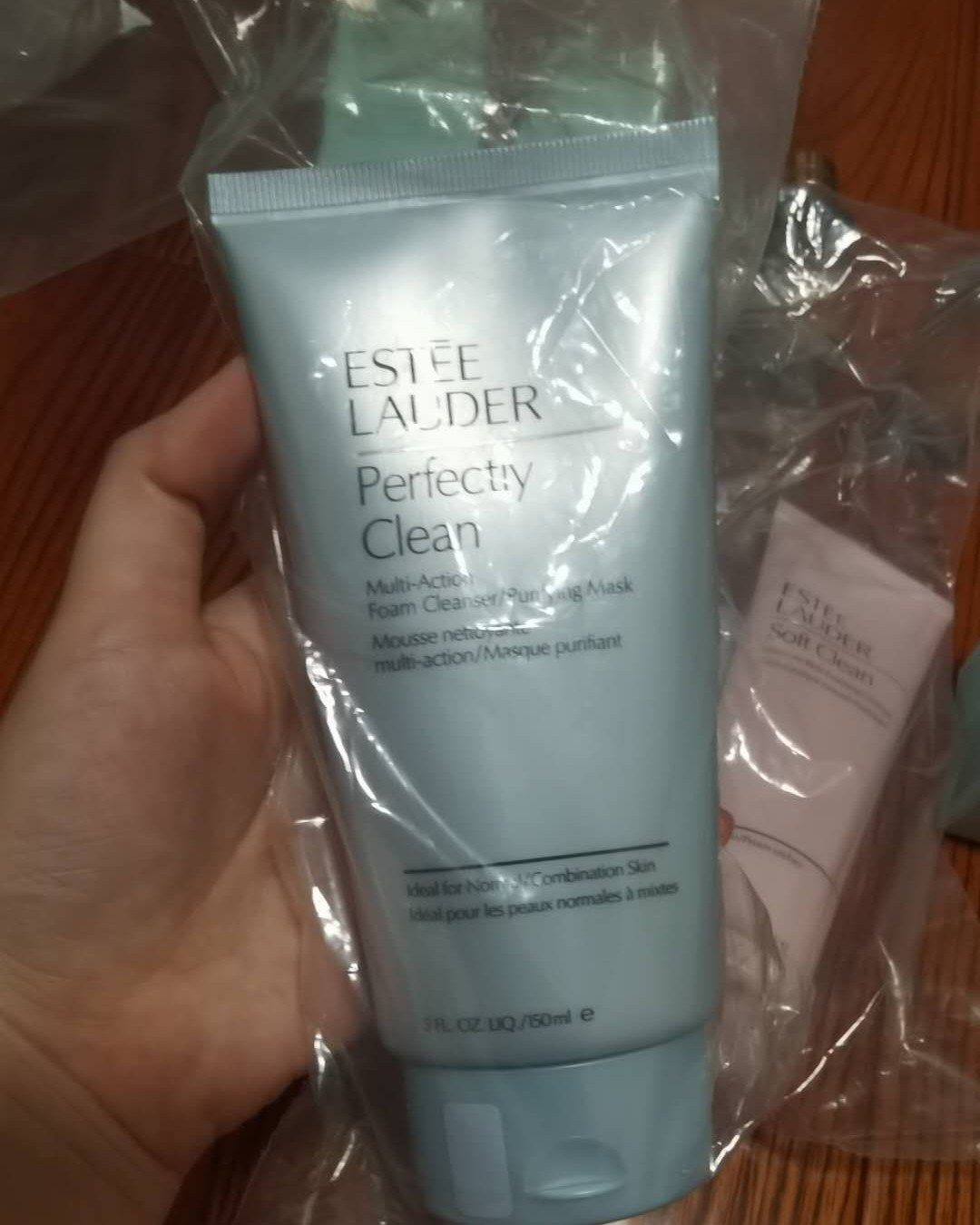 出闲置 雅诗兰黛肌光精华，粉水，蓝洁，雅诗兰黛抗蓝光眼霜，眼