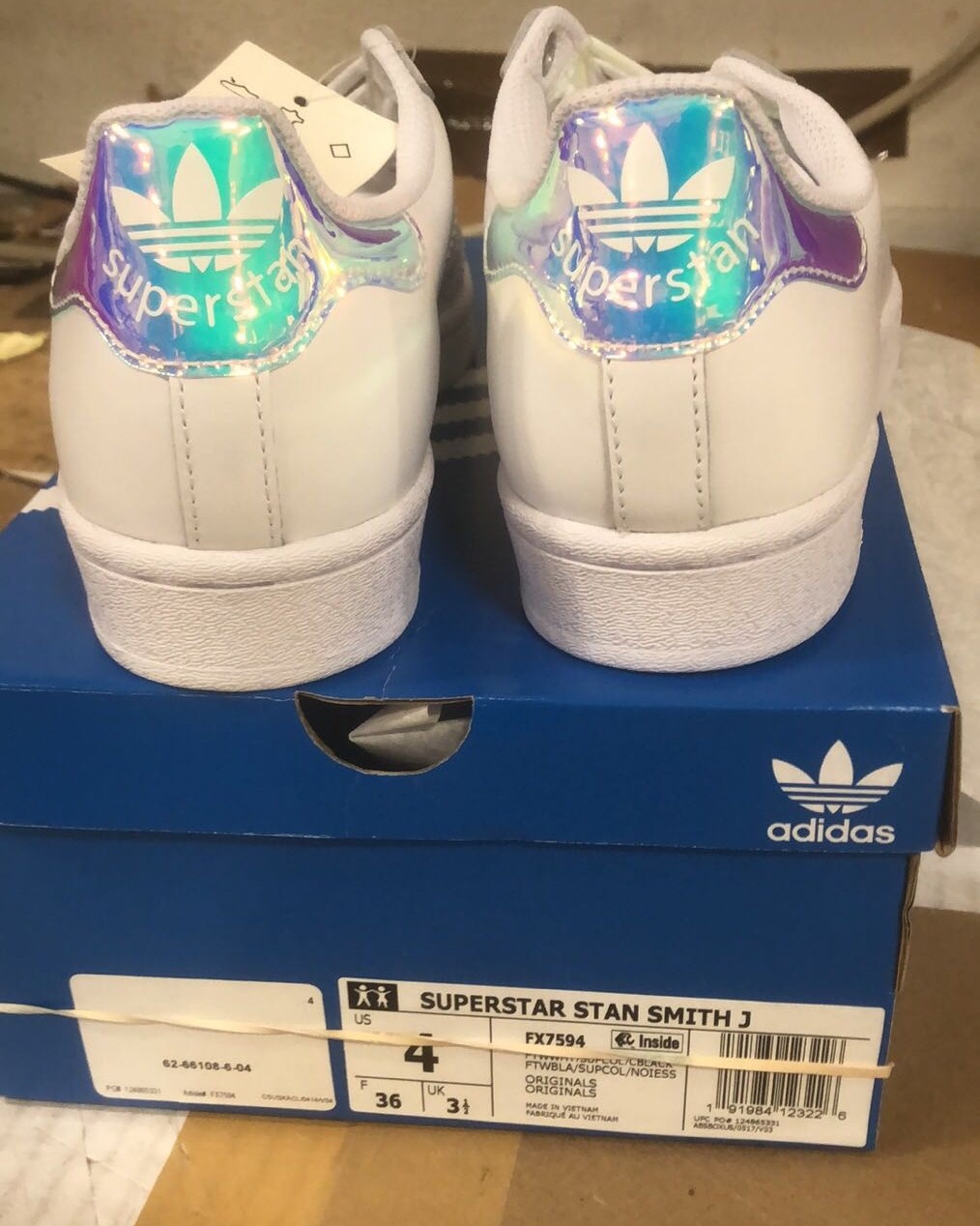 ⭐️⭐️白菜价！！adidas阿迪达斯镭射款大童鞋超划算！ 