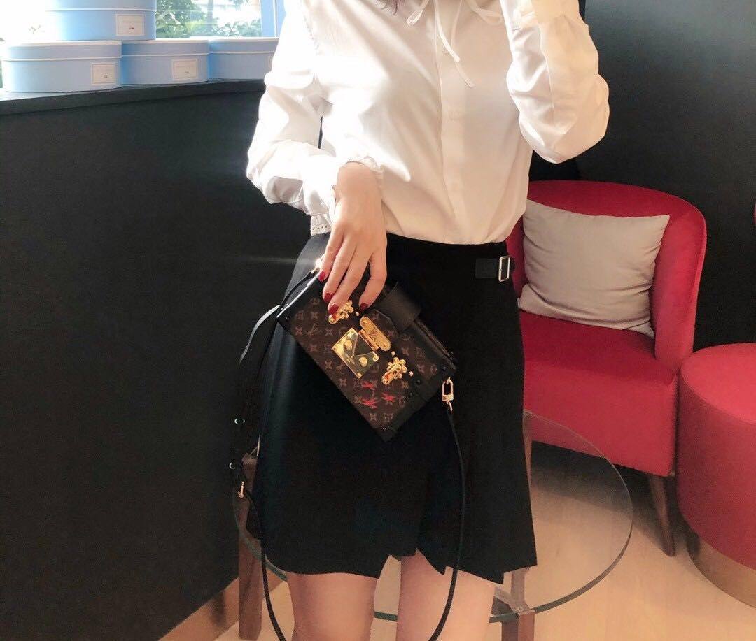 LV petite mall盒子包  一直很喜欢LV的小盒子