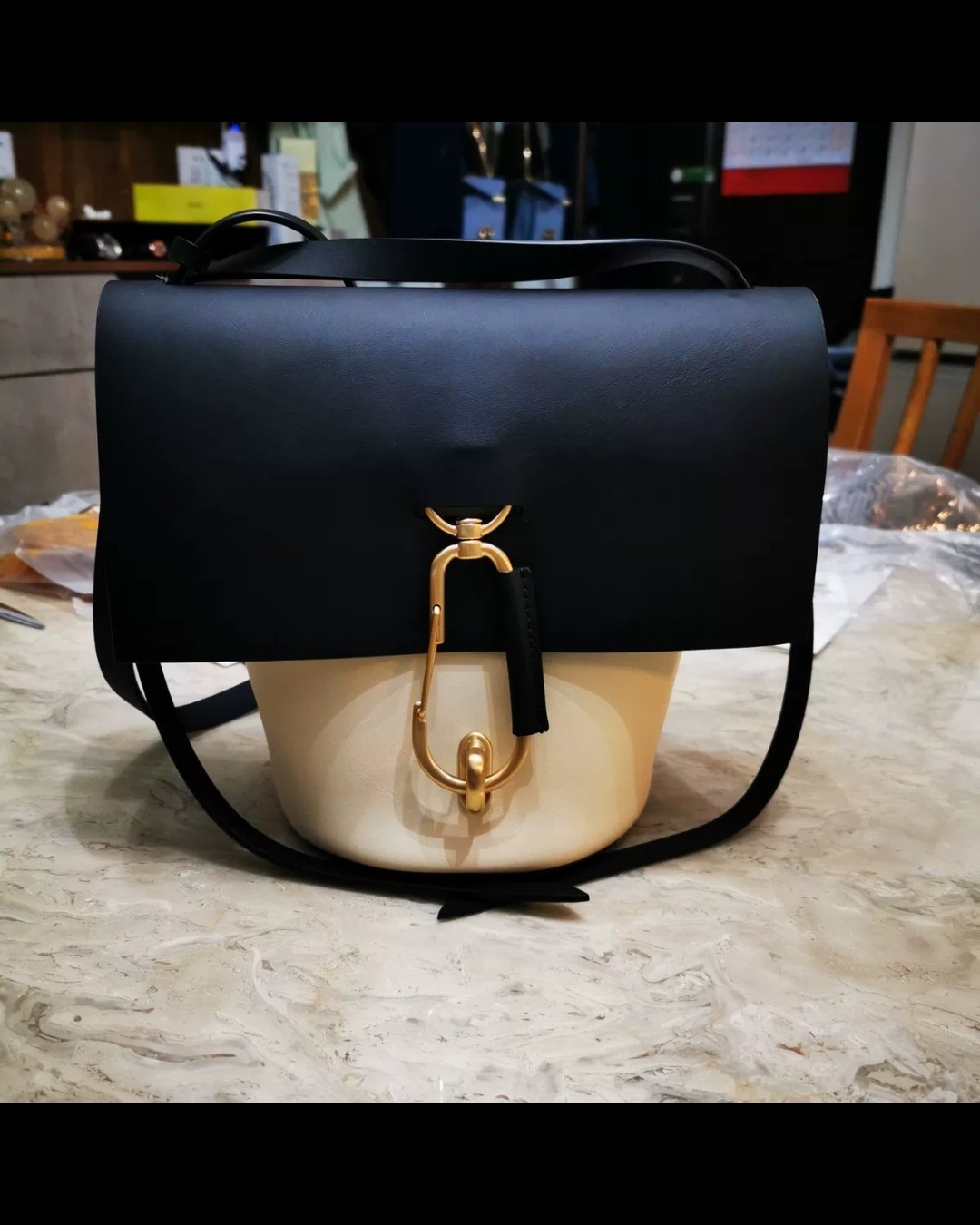我有的： Tory burch 全新mini miller酒