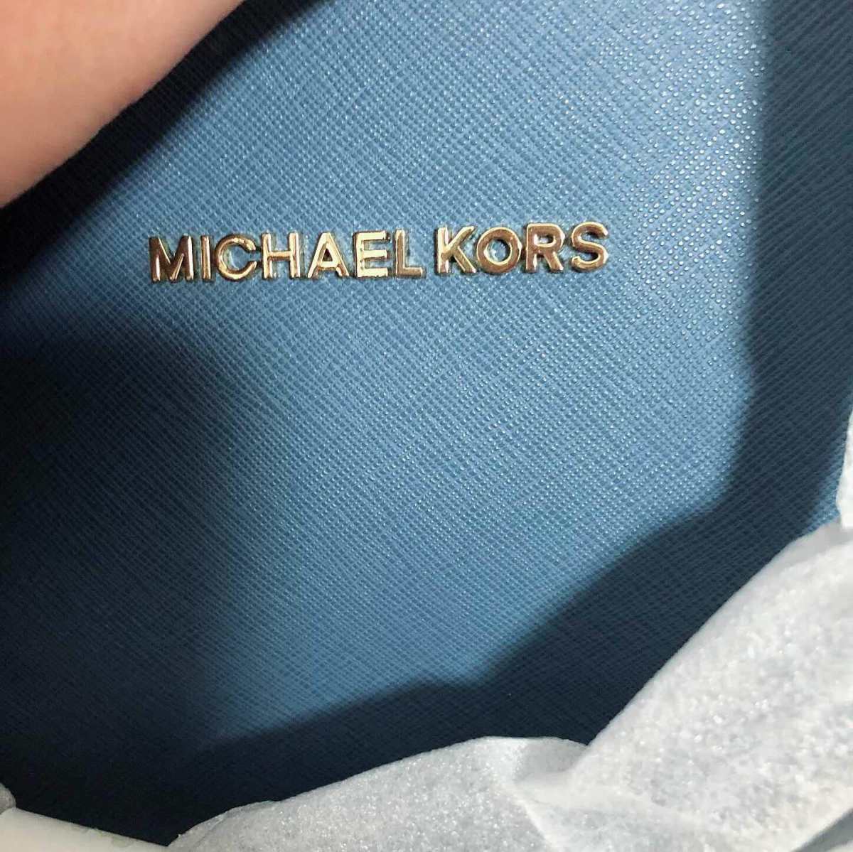 以物换物  MICHAEL KORS 当初看中这款包，是它独