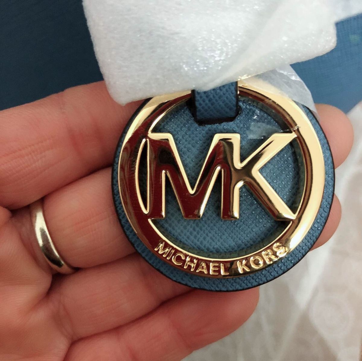 以物换物  MICHAEL KORS 当初看中这款包，是它独