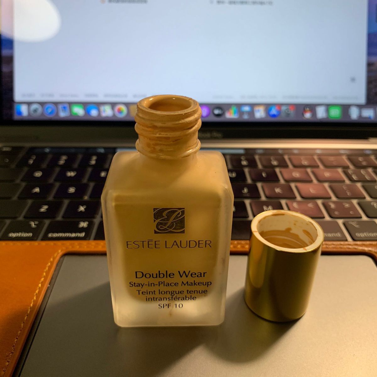雅诗兰黛值得买之持妆粉底液  ✨我第一次对雅诗兰黛的持妆粉底