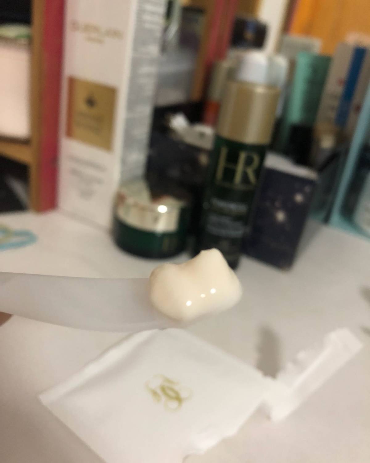 俄罗斯🇷🇺入了一瓶乳霜 花了不到一千五俄罗斯买了一瓶面霜
