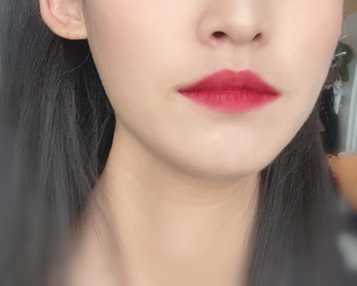 适合秋冬的ysl丝绒哑光唇釉0️⃣8️⃣号  论秋冬显白的色