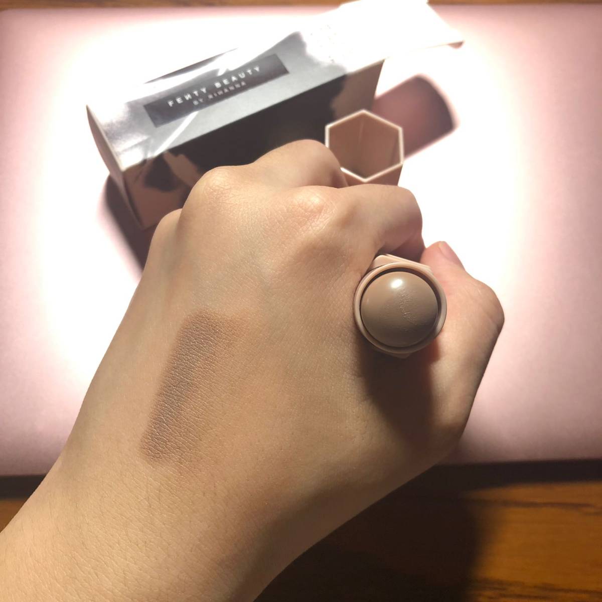#Fenty Beauty初体验#阴影棒Amber  今天在