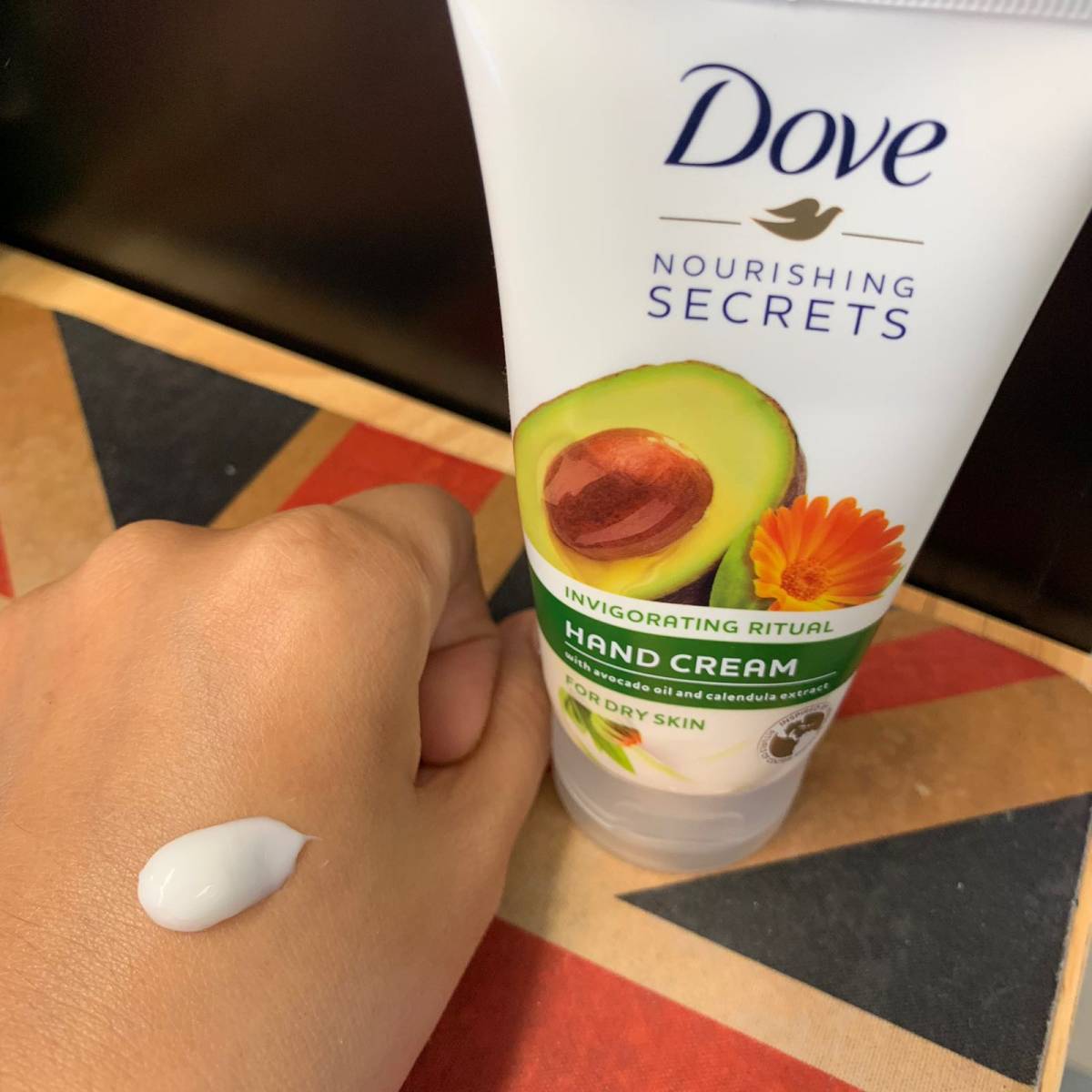 dove牛油果金盏花护手霜  ✨又能用新味道的护手霜了，开心