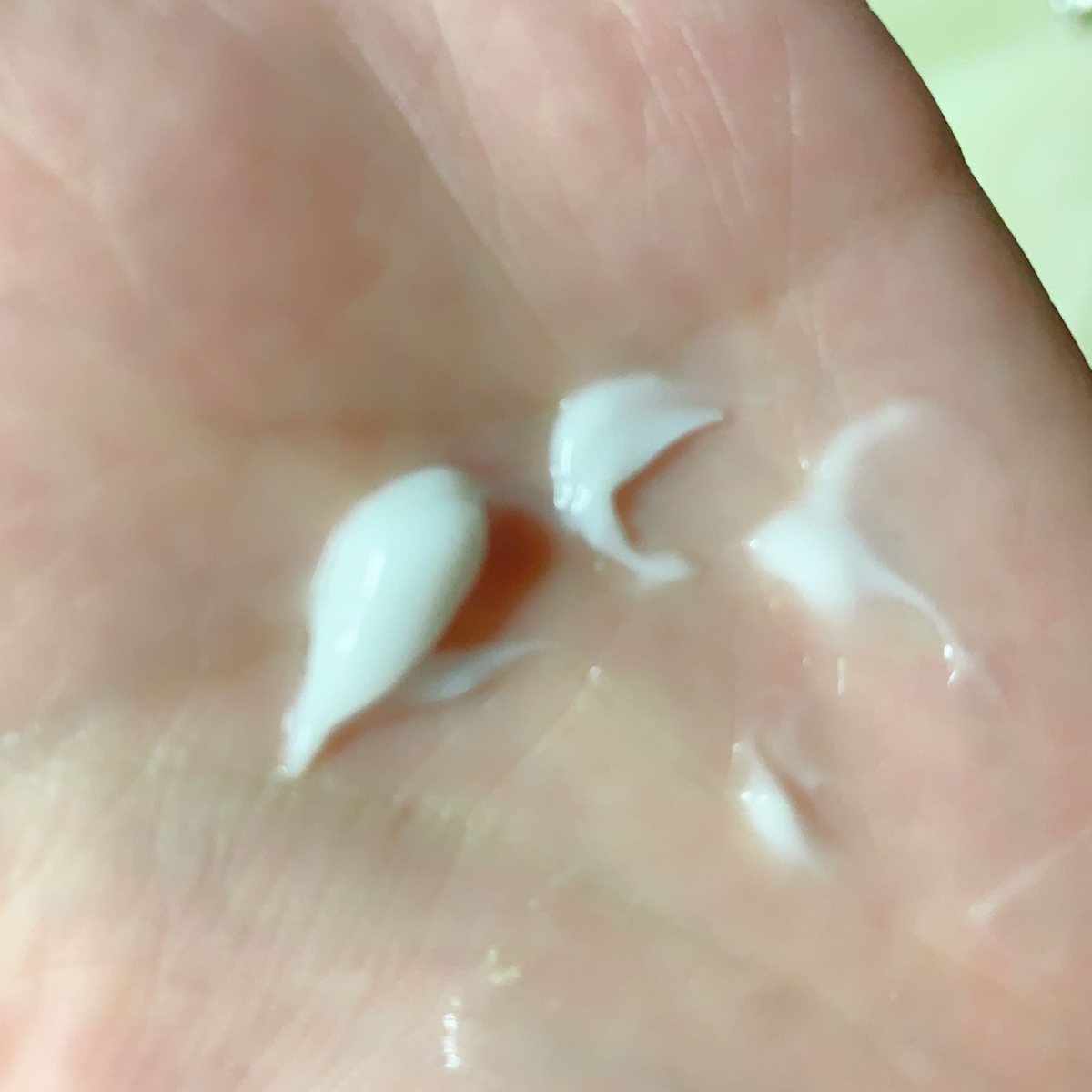 雅诗兰黛清爽面霜夏日使用毫无压力 夏天肌肤容易出汗油腻，一款