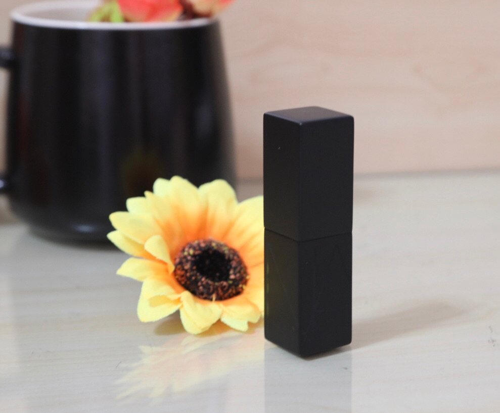 🍁Nars Mona～那一抹红棕 这支也算是老网红了，当年