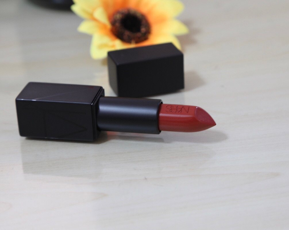 🍁Nars Mona～那一抹红棕 这支也算是老网红了，当年